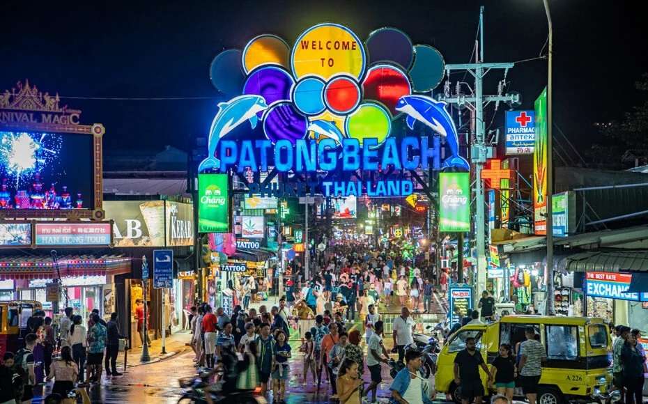 Drunk Tourists Beaten After Assaulting Woman in Phuket Bar