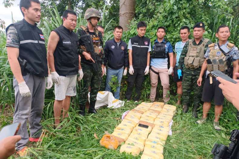 Smugglers Abandon 460,000 Speed Pills in Chiang Mai Chase