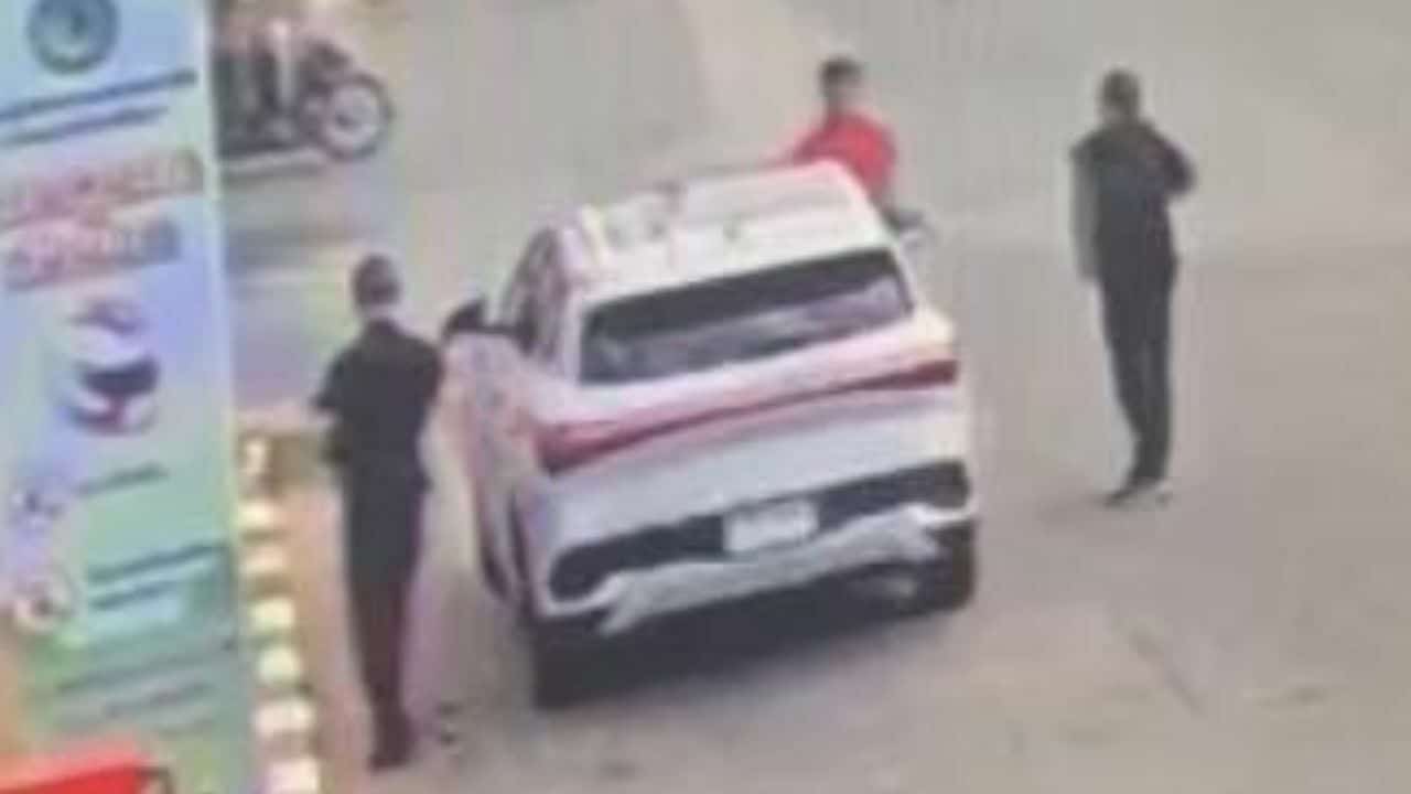 Four Arrested for Kidnapping and Extorting Chinese Tourist