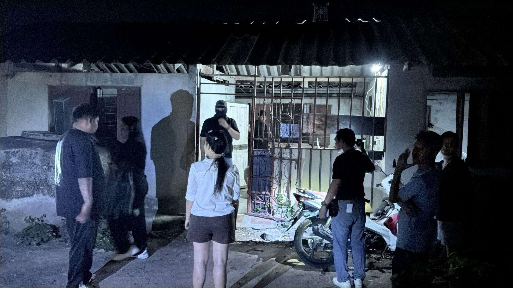 Banglamung Bust Dealer Swallows Drugs in Raid