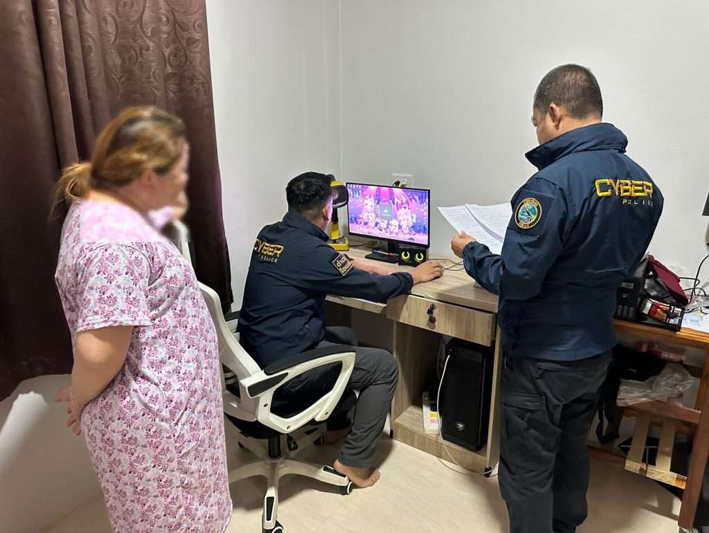 Cyber police arrested three suspects in Chiang Rai for scamming the elderly by buying LINE accounts and using them for illegal financial operations.