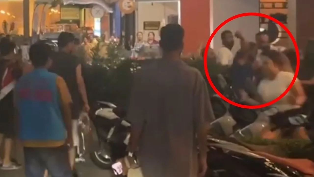 Foreign Tourists Assault Thai Shop Owner in Phuket