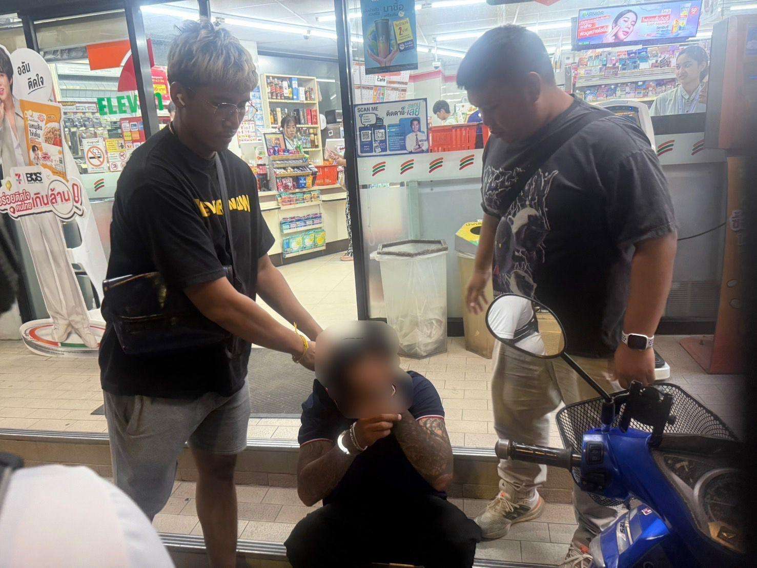 Thai Tourist Police Bust Illegal Firearms Trade