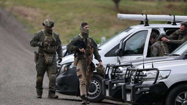 Victoria Manhunt Hampered by Wild Weather