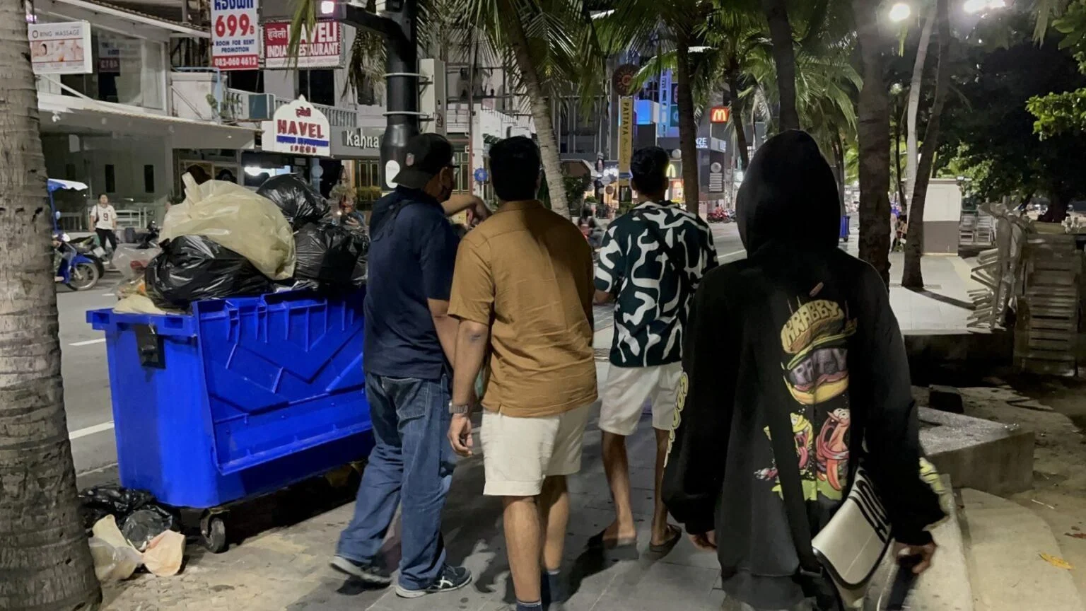Indian Tourist Robbed at Pattaya Beach